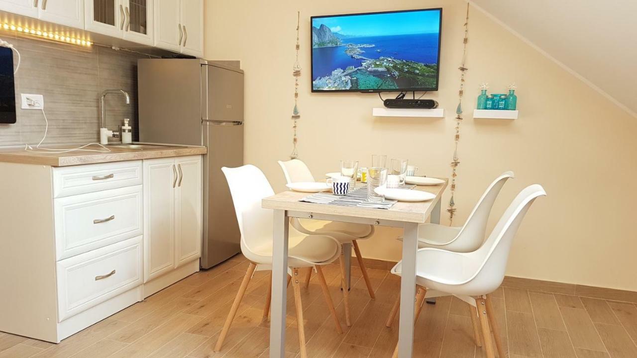 Monika Apartment Tivat Buitenkant foto