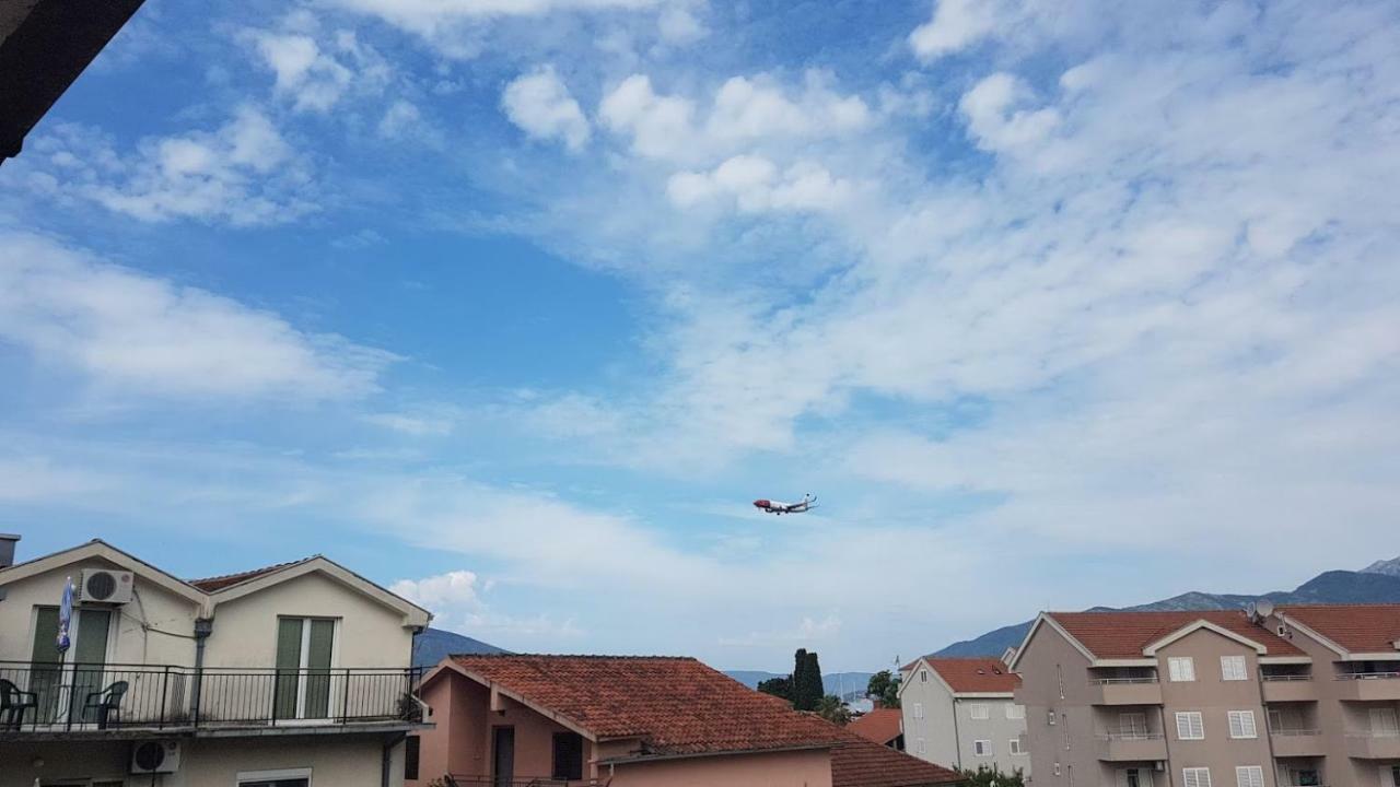 Monika Apartment Tivat Buitenkant foto